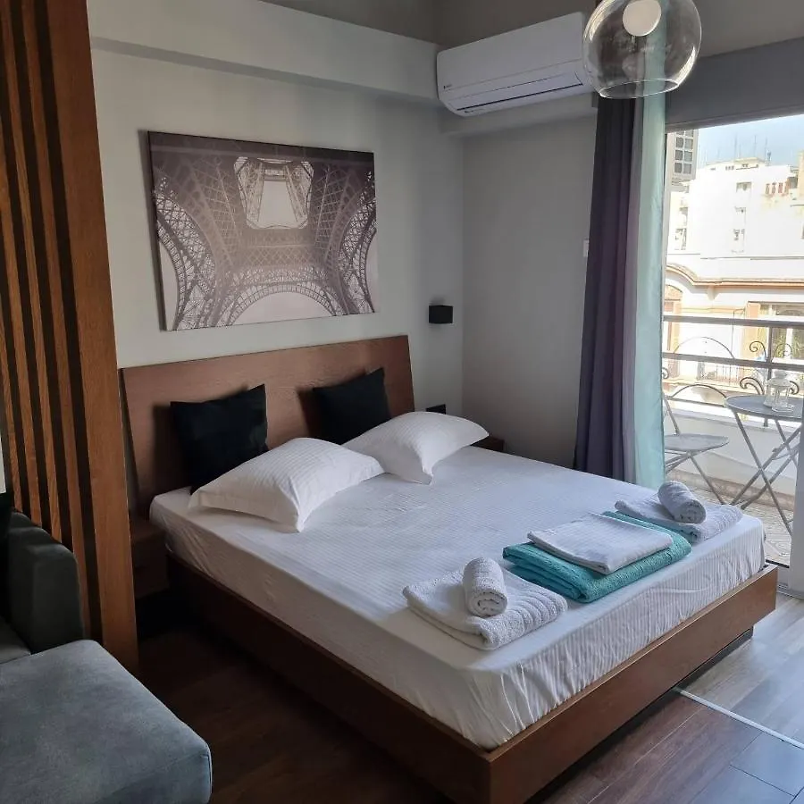 Red Rooms Tsimiski 60 سالونيك شقة
