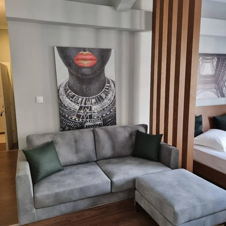 Red Rooms Tsimiski 60 سالونيك