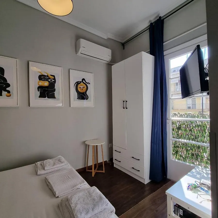 Red Rooms Tsimiski 60 سالونيك